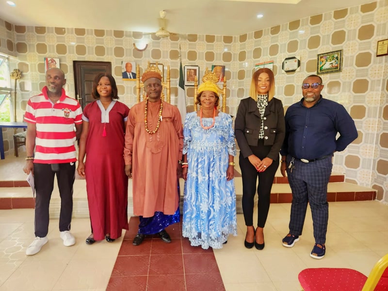 Group photo with community and traditional leaders during the Akwa Ibom visit